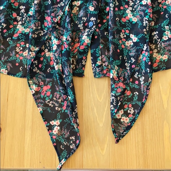 NWT Vera Wang Button-Up Sheer Blouse - Picture 7 of 14